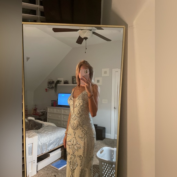 PROM DRESS WHITE AND SILVER WORN TWICE Negotiable - Picture 3 of 4